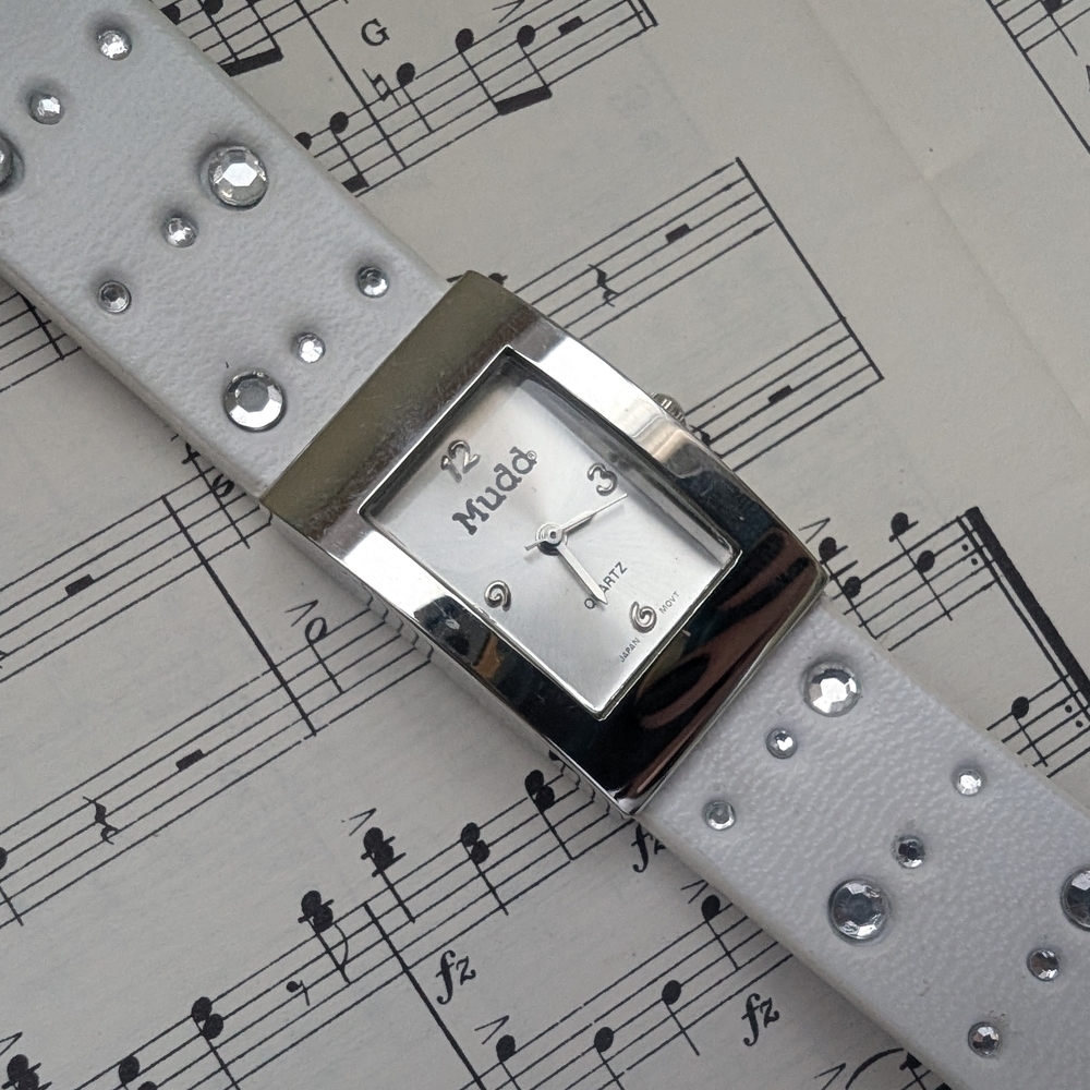 Mudd White Quartz Wearable
